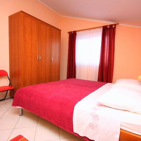 Apartments By The Sea Vinisce, Trogir - 5229 Pokoj fotografie