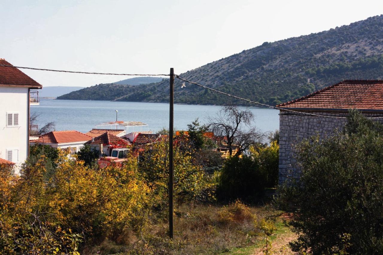 Apartments By The Sea Vinisce, Trogir - 5229 Exteriér fotografie