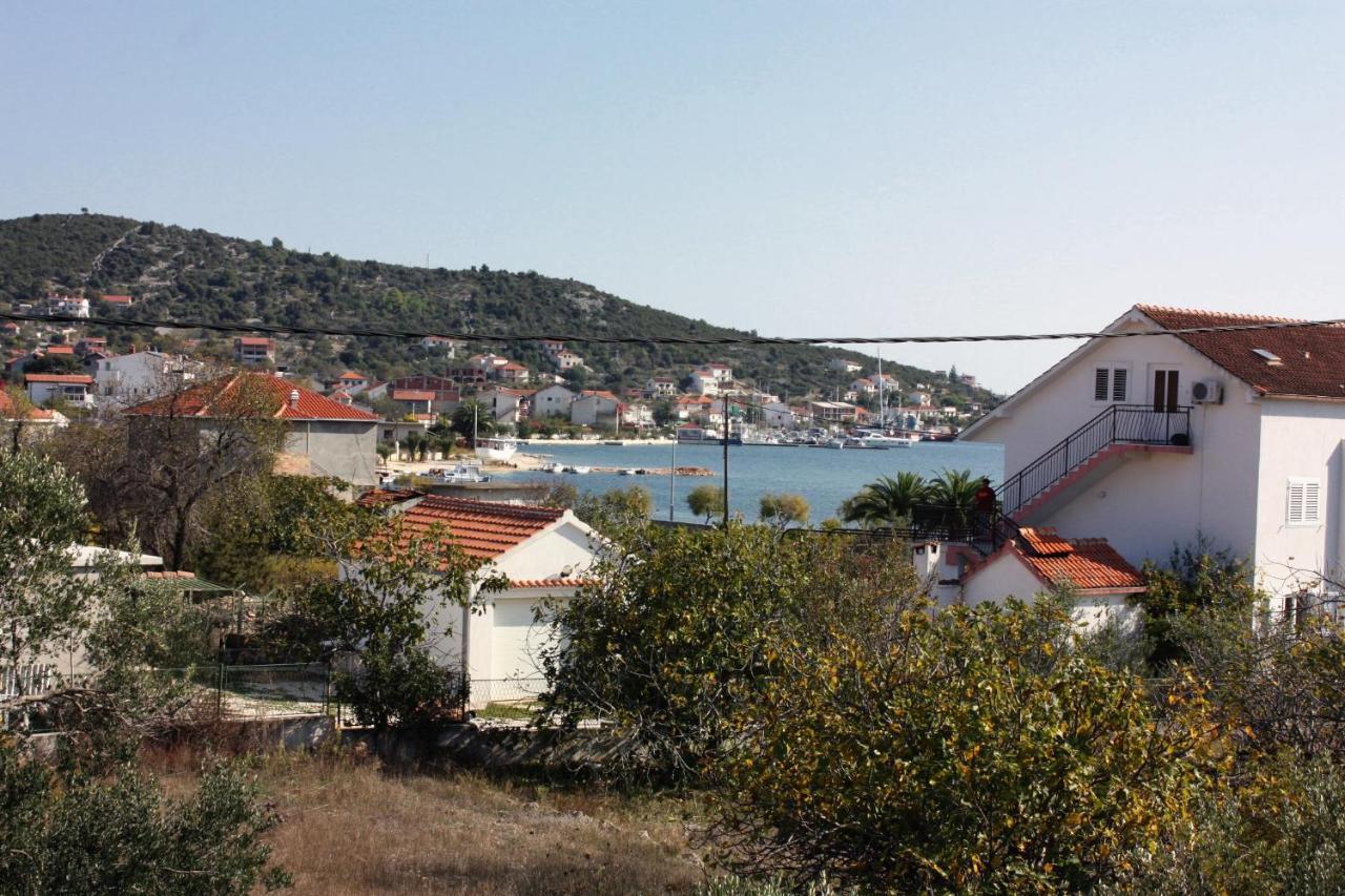 Apartments By The Sea Vinisce, Trogir - 5229 Exteriér fotografie