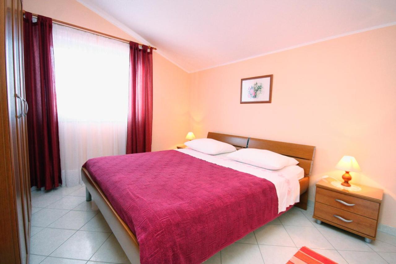 Apartments By The Sea Vinisce, Trogir - 5229 Exteriér fotografie