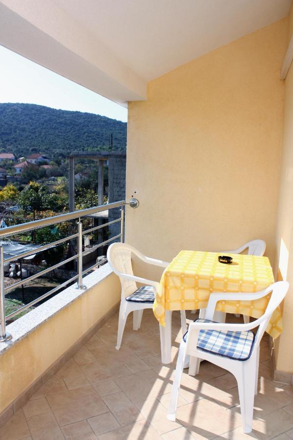 Apartments By The Sea Vinisce, Trogir - 5229 Exteriér fotografie