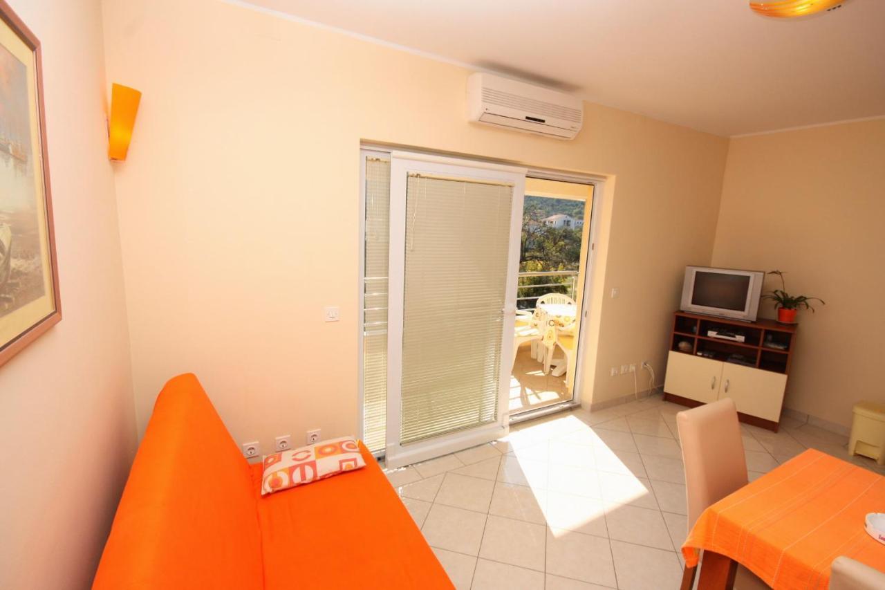 Apartments By The Sea Vinisce, Trogir - 5229 Exteriér fotografie