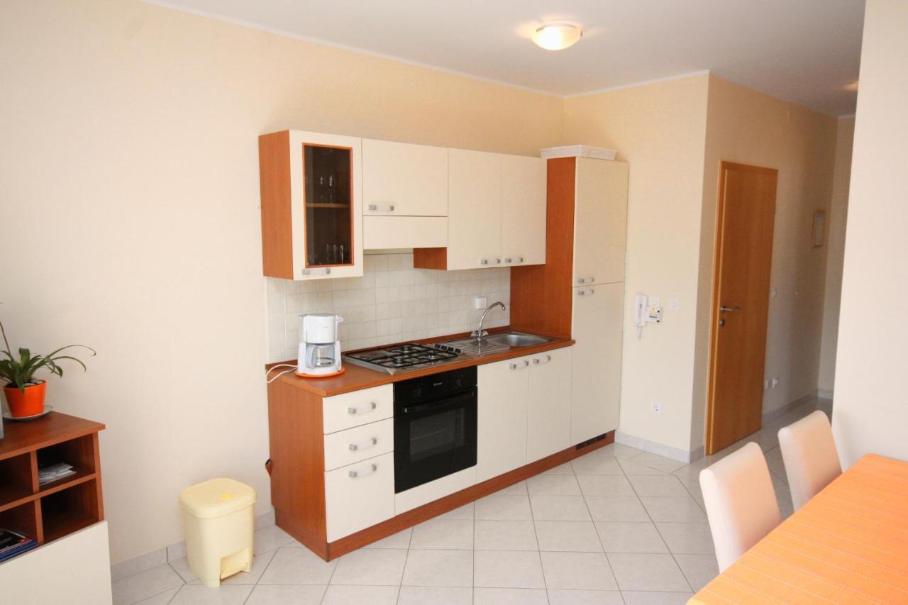 Apartments By The Sea Vinisce, Trogir - 5229 Exteriér fotografie